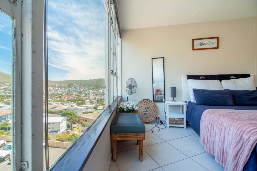 2 Bedroom Property for Sale in Vredehoek Western Cape